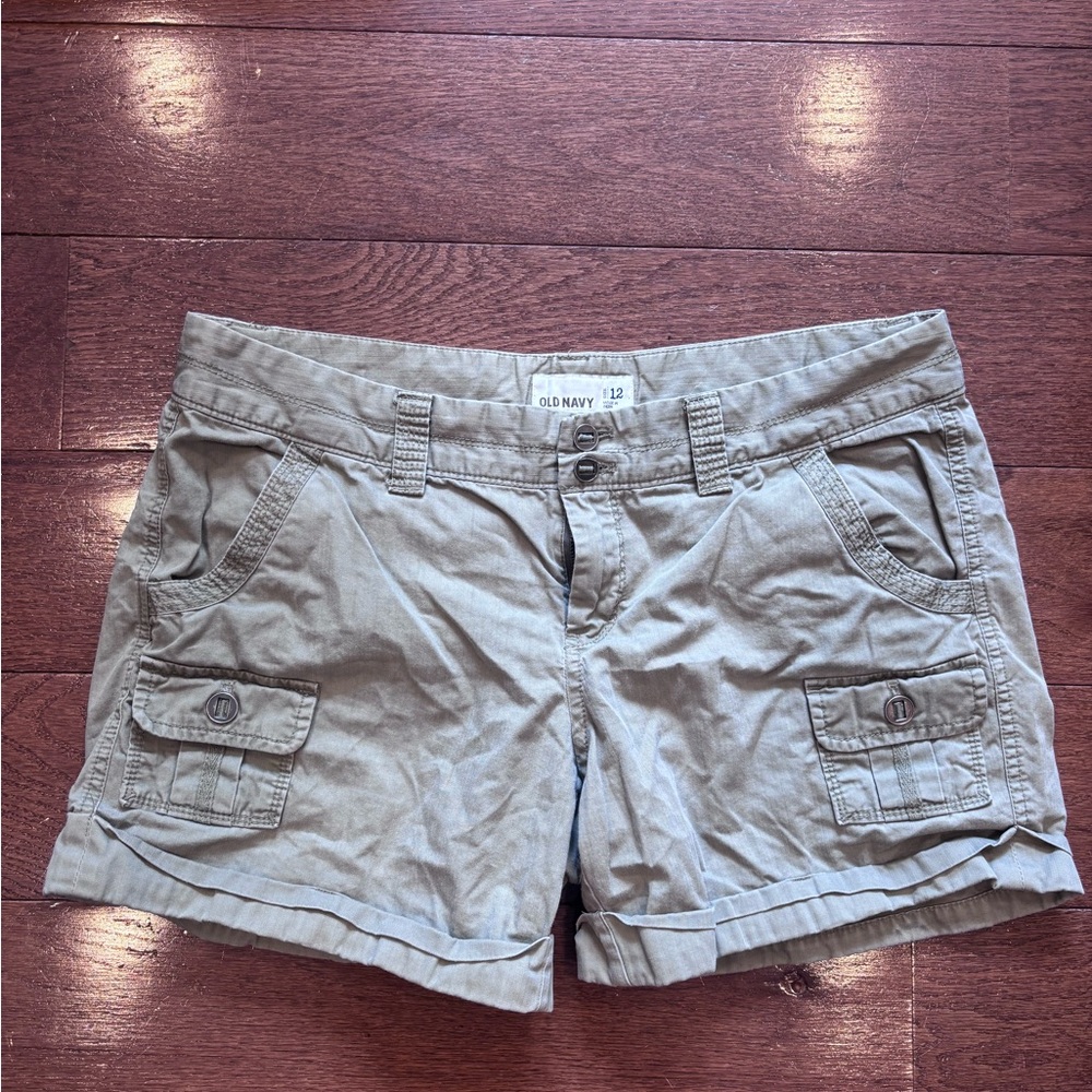 Old Navy Women's Gray Cargo Shorts